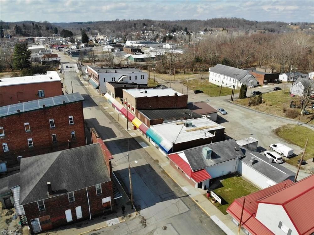 Peachs Place : 121 E Main St, Crooksville, OH 43731